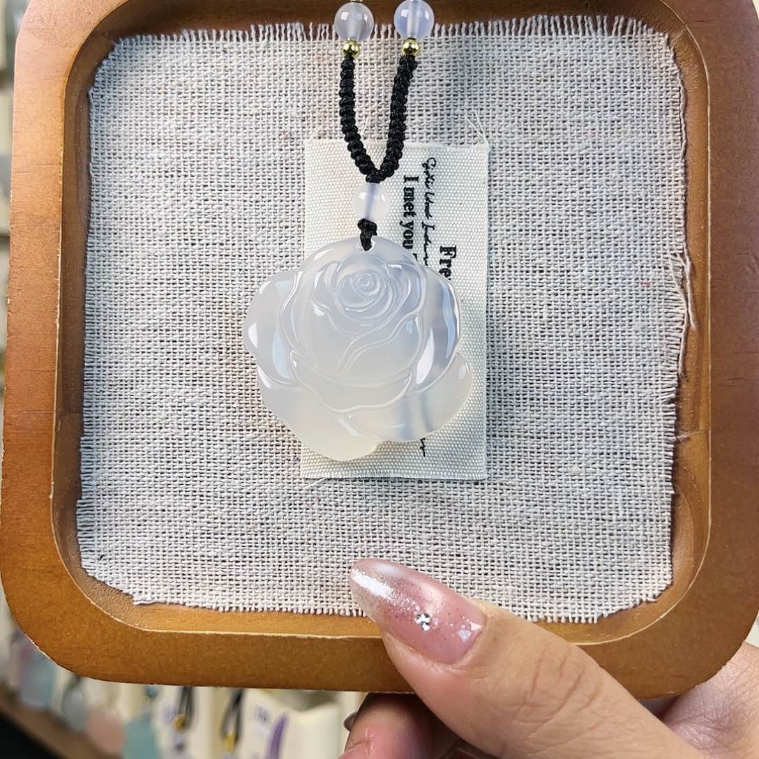 玛瑙/玉髓未镶嵌吊坠(赠链)