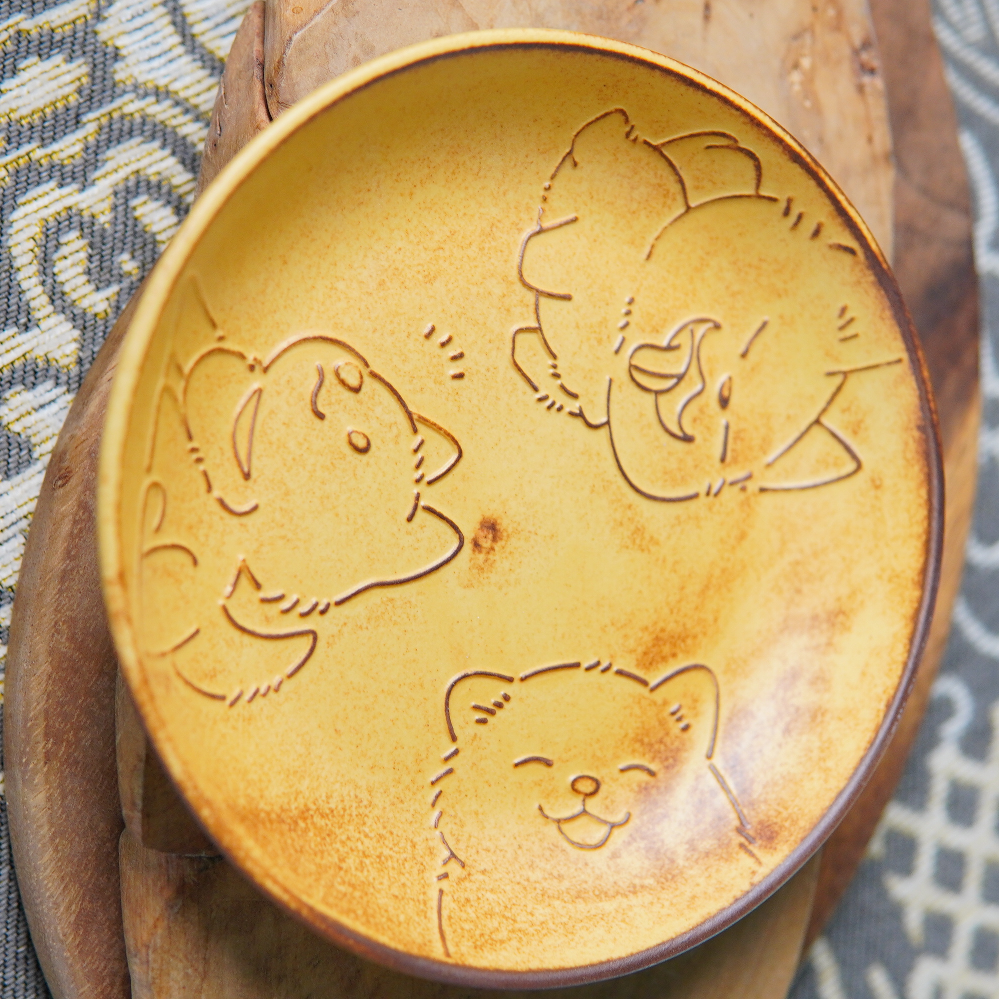 线条小狗点心盘漂亮复古轻奢餐盘餐具家用盘子16CM*2.5CMP322自用