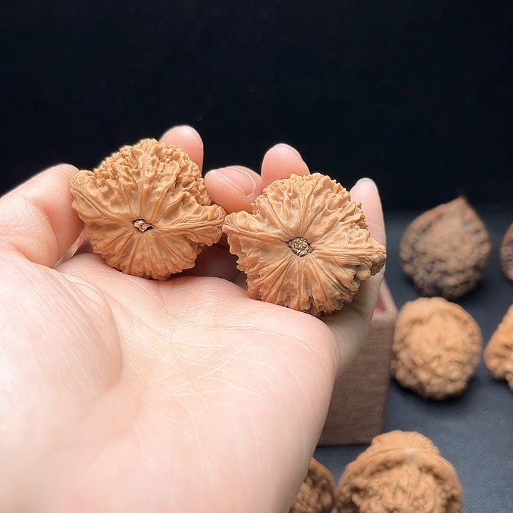 文玩核桃吊坠浪*山南疆石