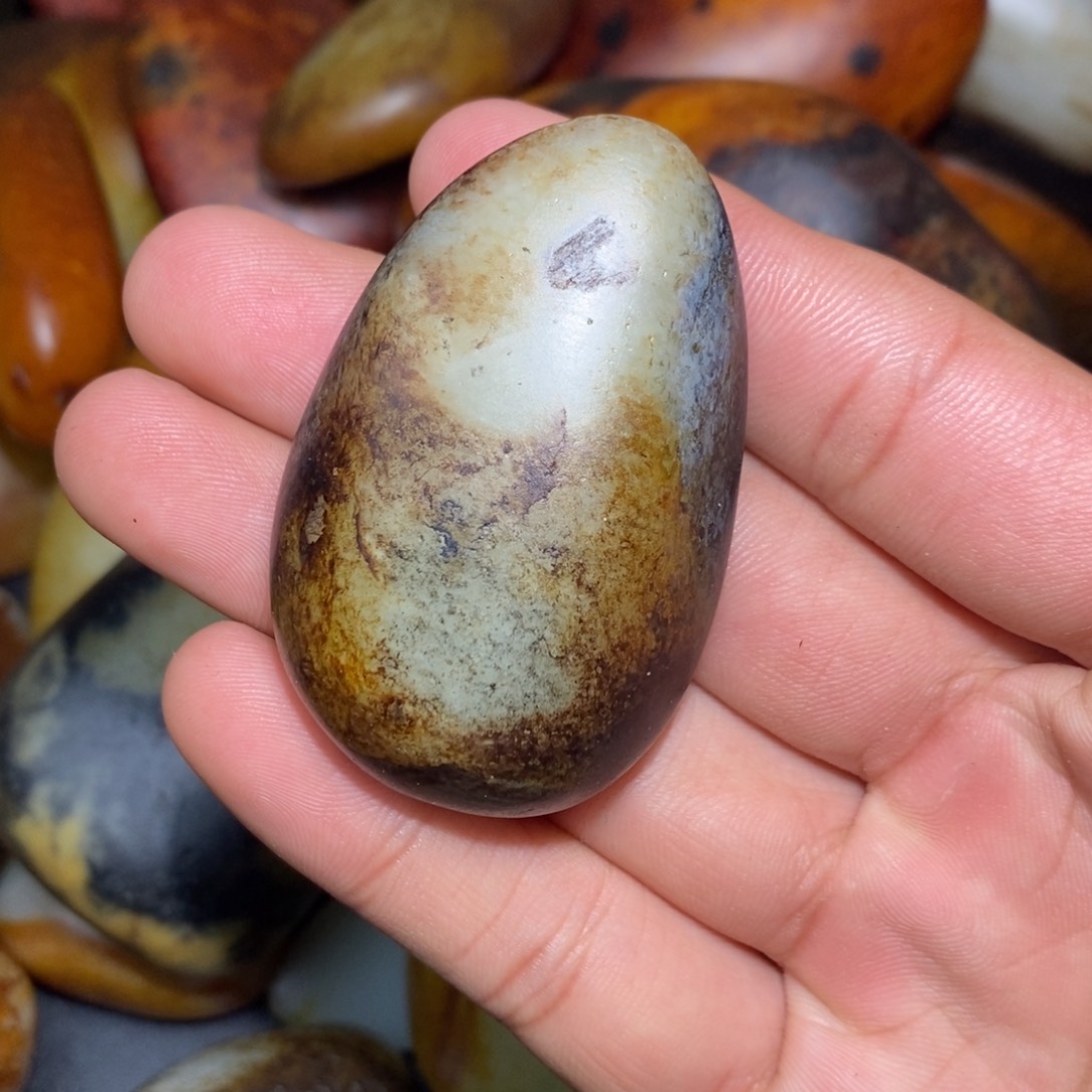 和田玉未镶嵌珠宝奇石