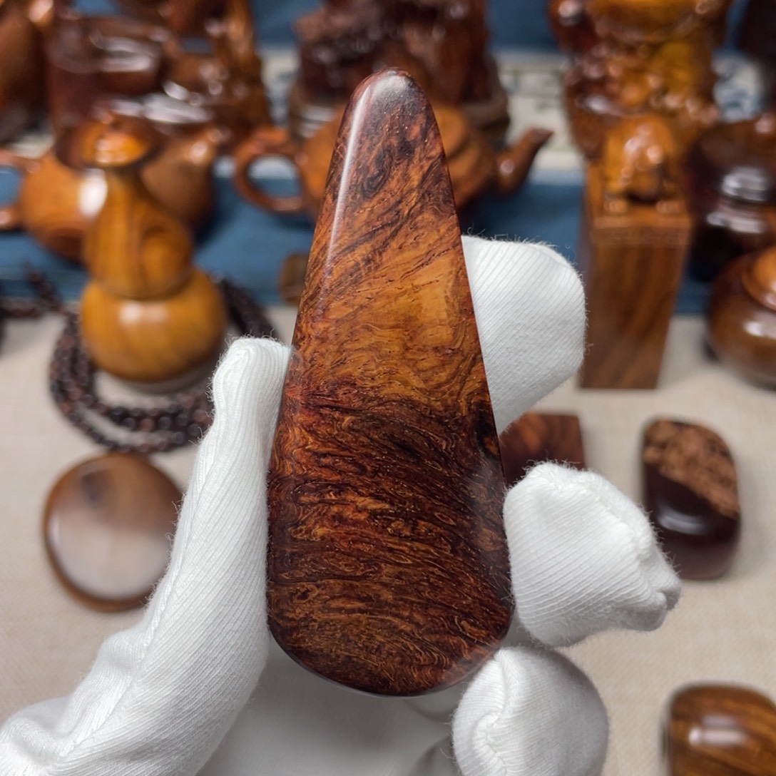 黄花梨/降香黄檀手把件