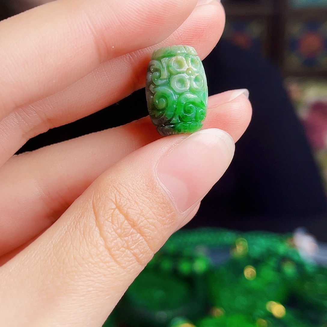 颈饰未镶嵌翡翠多样性