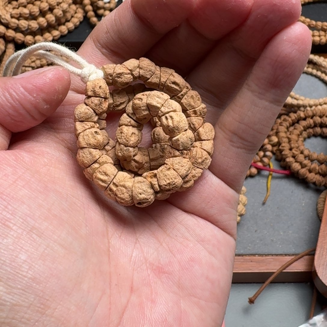 手串柏香籽/百香籽贝***玉124