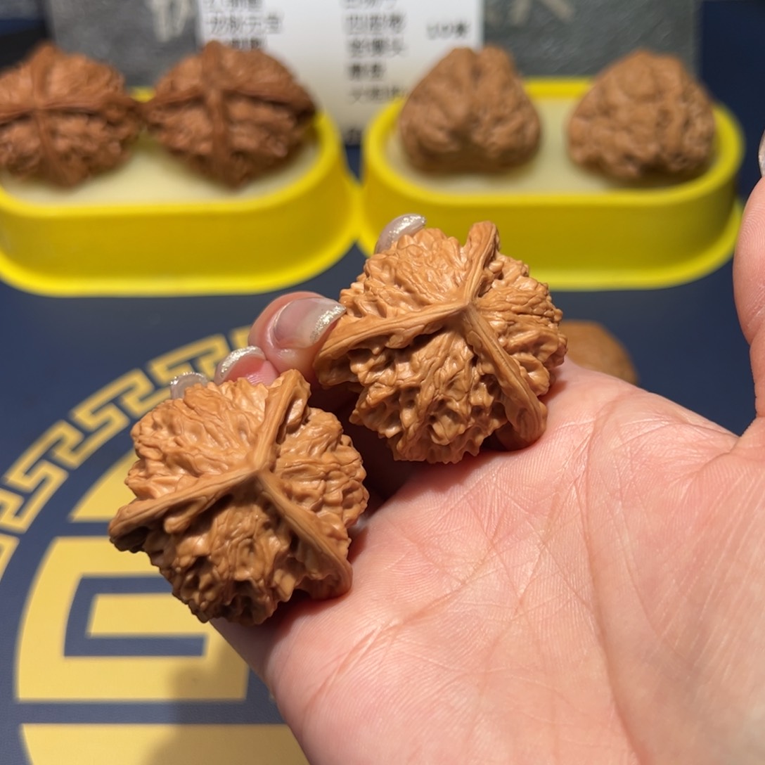 文玩核桃把件盘山奔38