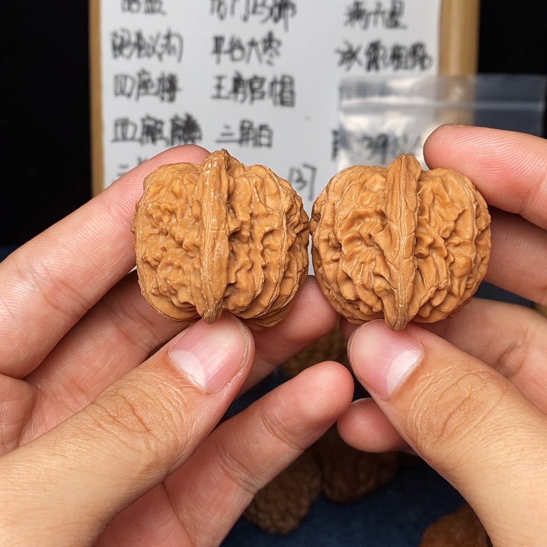 文玩核桃手串祥龙