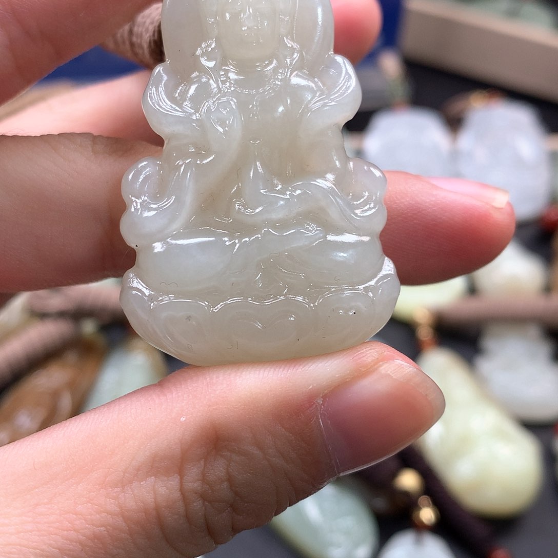 和田玉颈饰未镶嵌