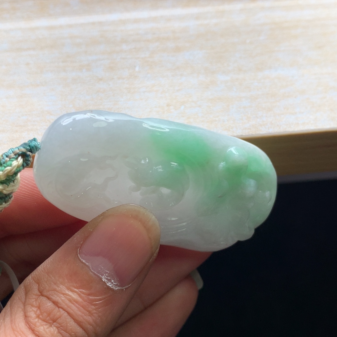 翡翠未镶嵌颈饰吊坠