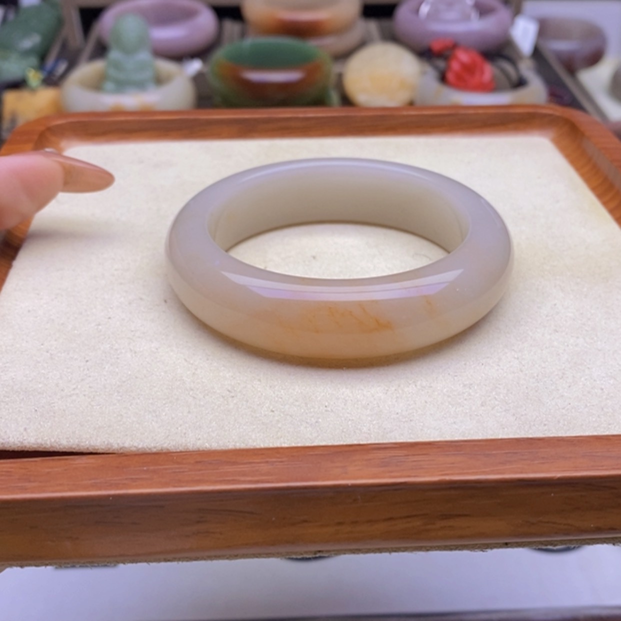 【闪购商品】石英质玉手镯未镶嵌