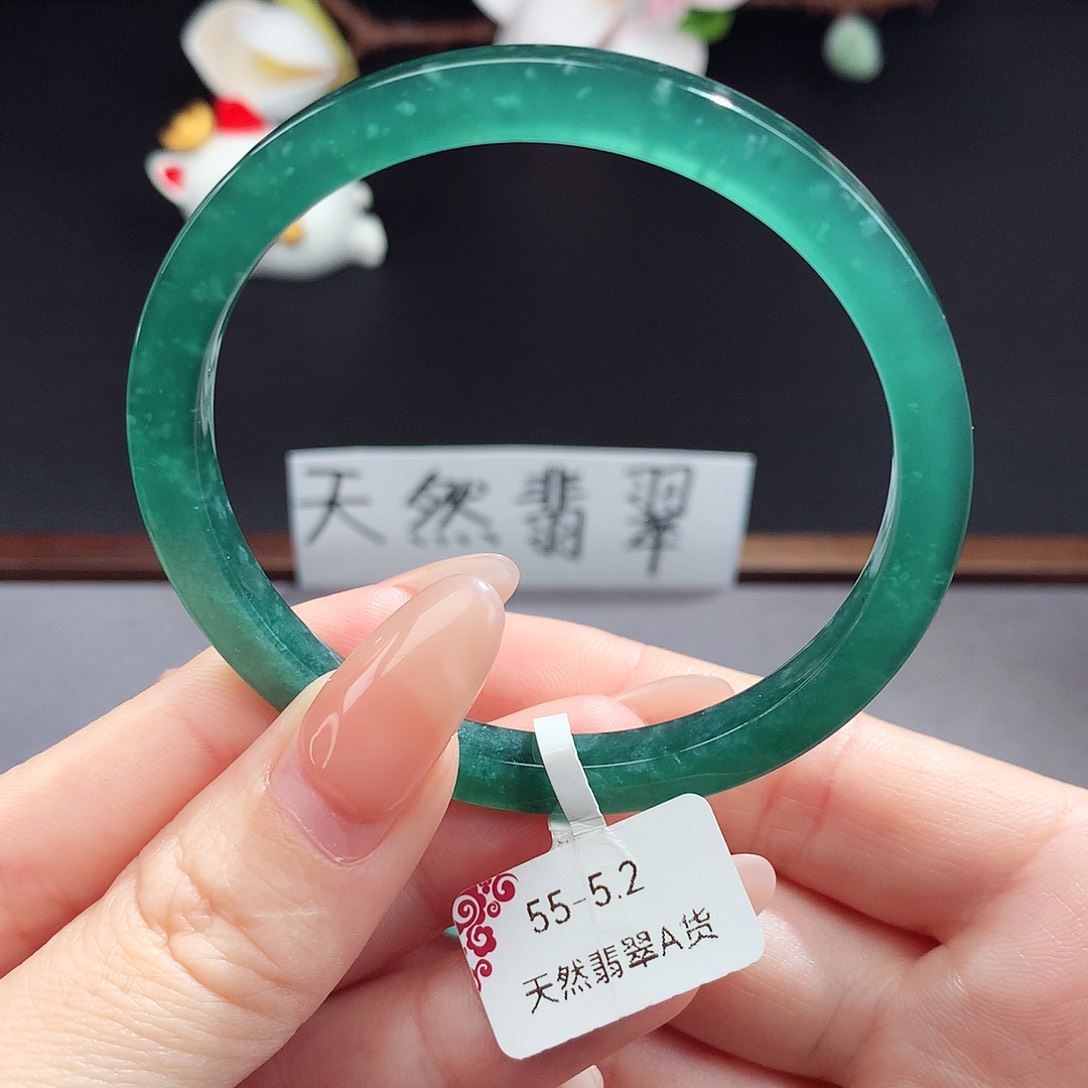 翡翠手镯（圆镯）未镶嵌