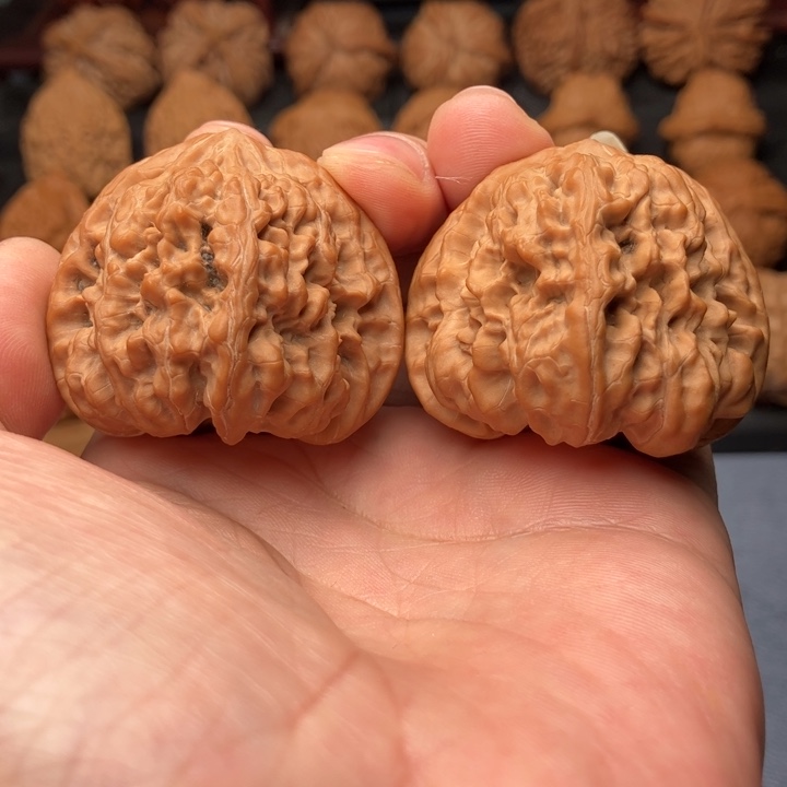 文玩核桃把件平谷大凹底42