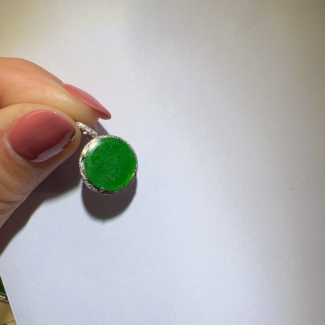 翡翠颈饰18K金镶嵌吊坠