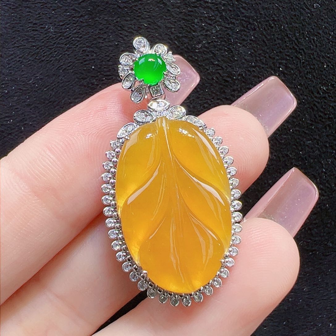 翡翠吊坠(不含链)18K金镶嵌吊坠