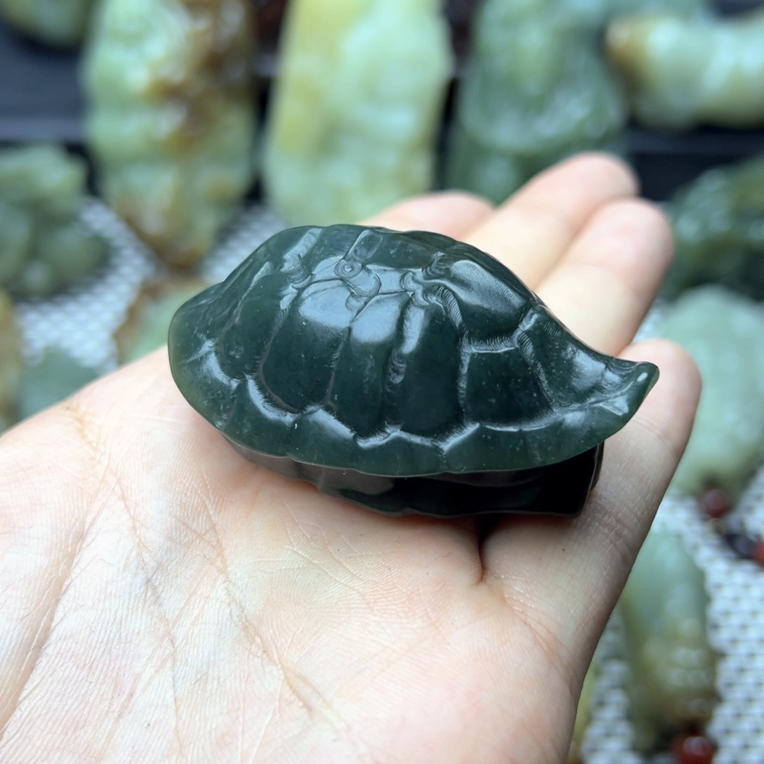 和田玉未镶嵌把件