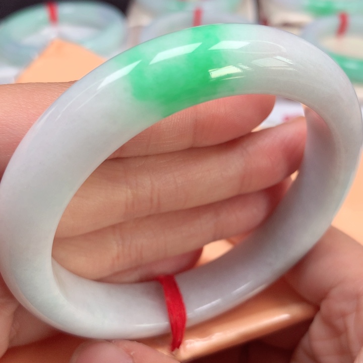 翡翠手镯未镶嵌白底青42