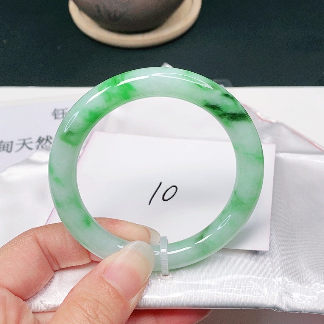 【闪购商品】翡翠手镯未镶嵌正圆55