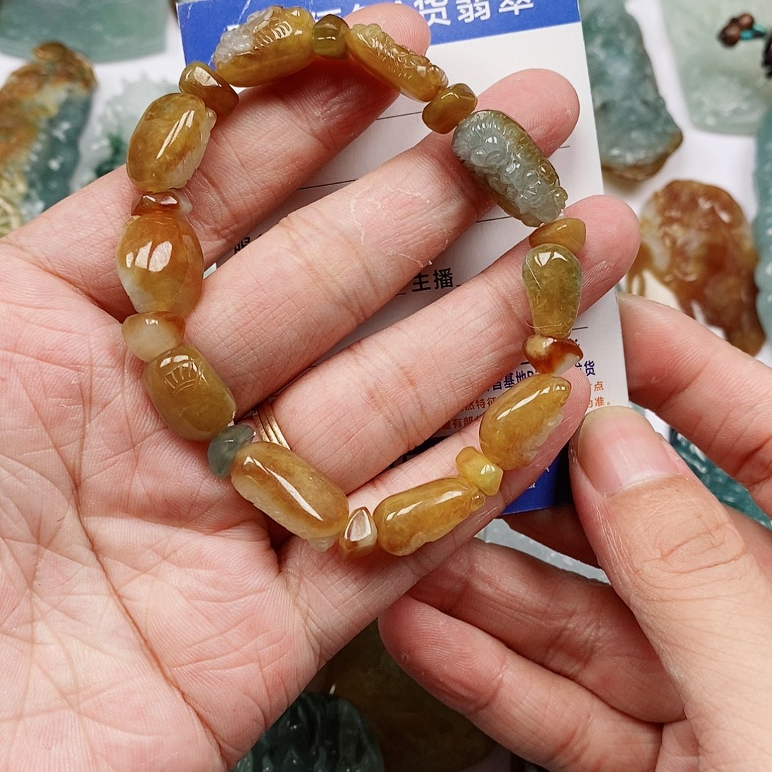 翡翠未镶嵌颈饰手串