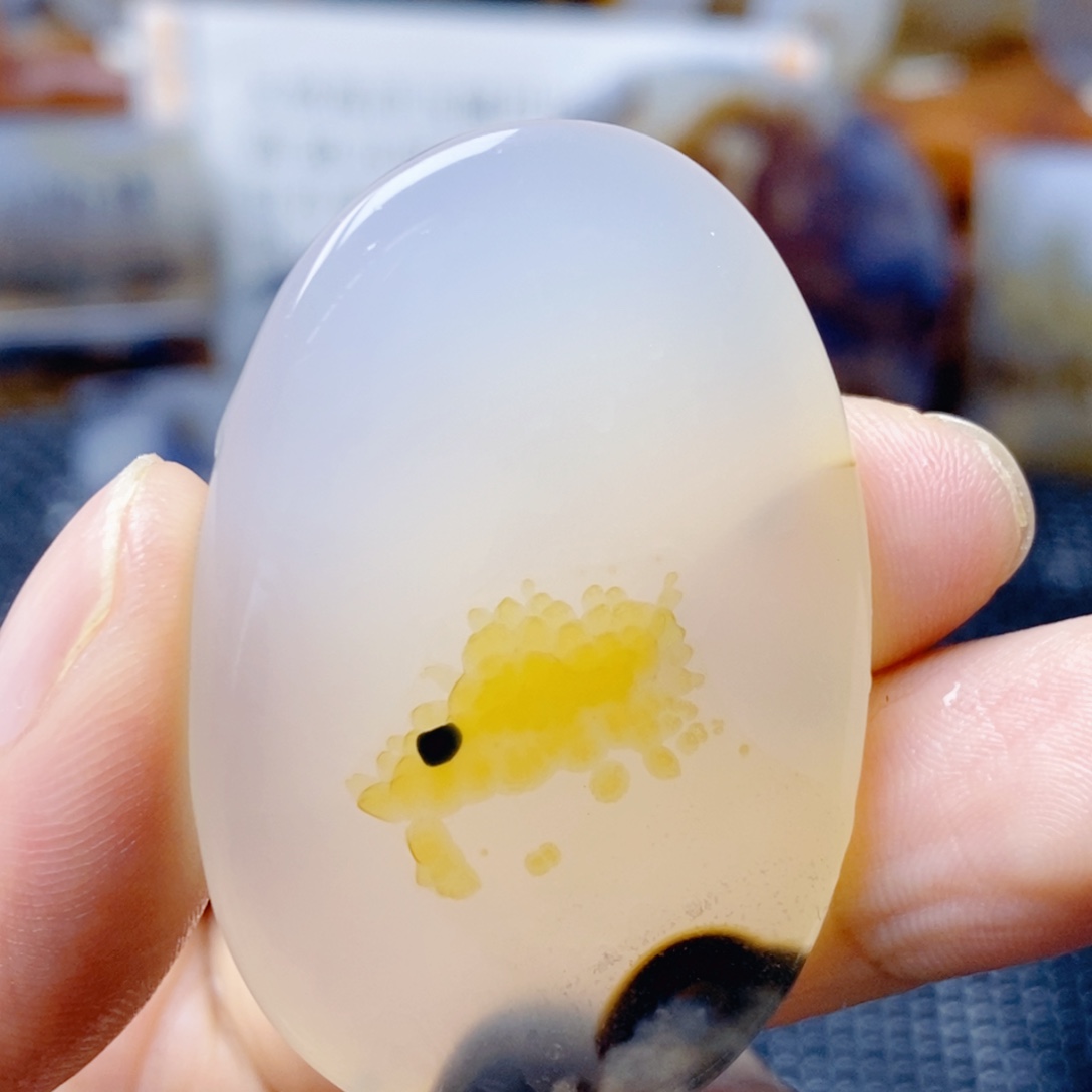 玛瑙/玉髓未镶嵌珠宝奇石