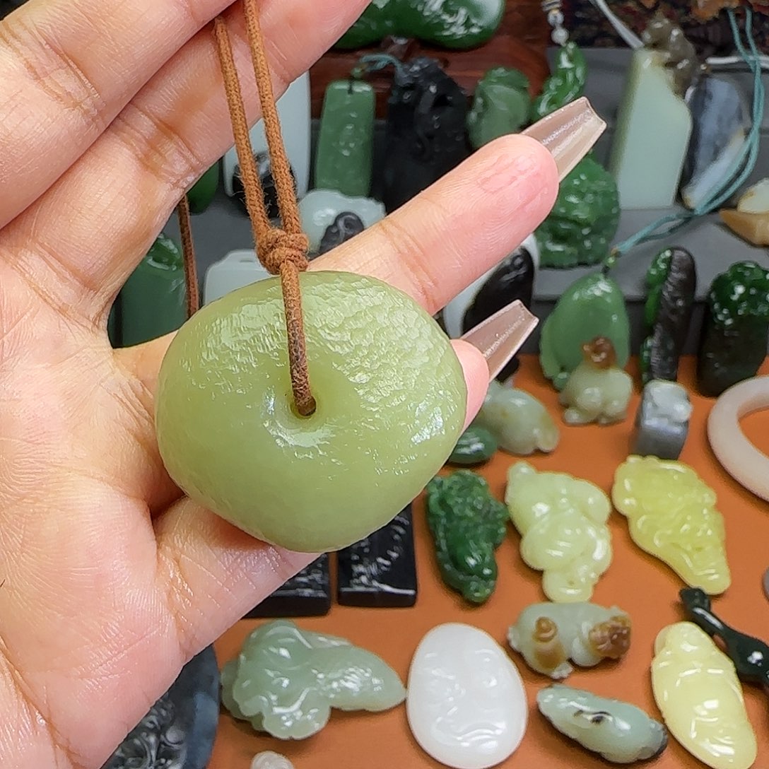 和田玉颈饰未镶嵌喜**意