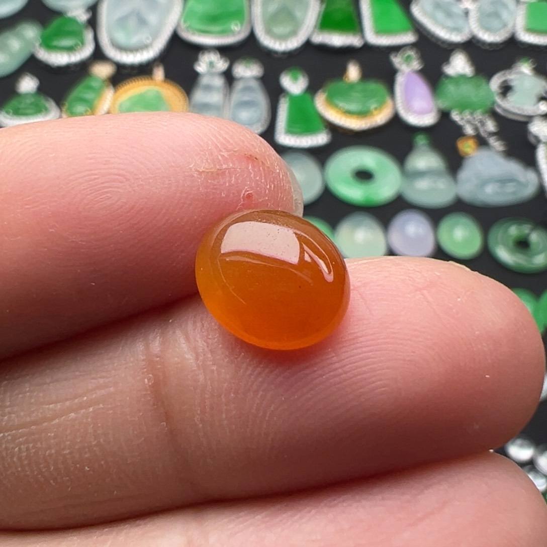 翡翠颈饰未镶嵌蛋10.7