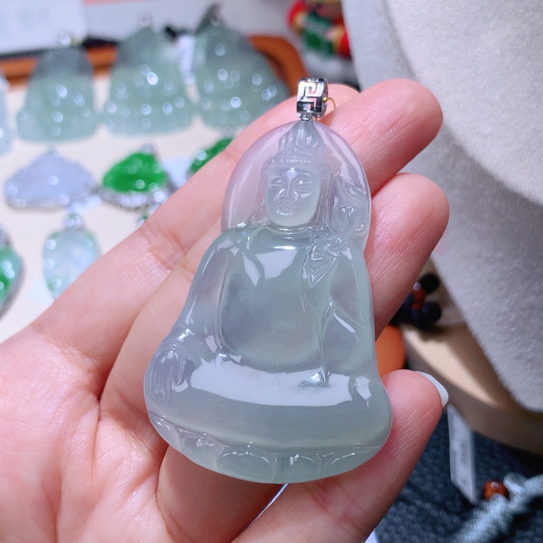 颈饰18K金镶嵌翡翠素衣