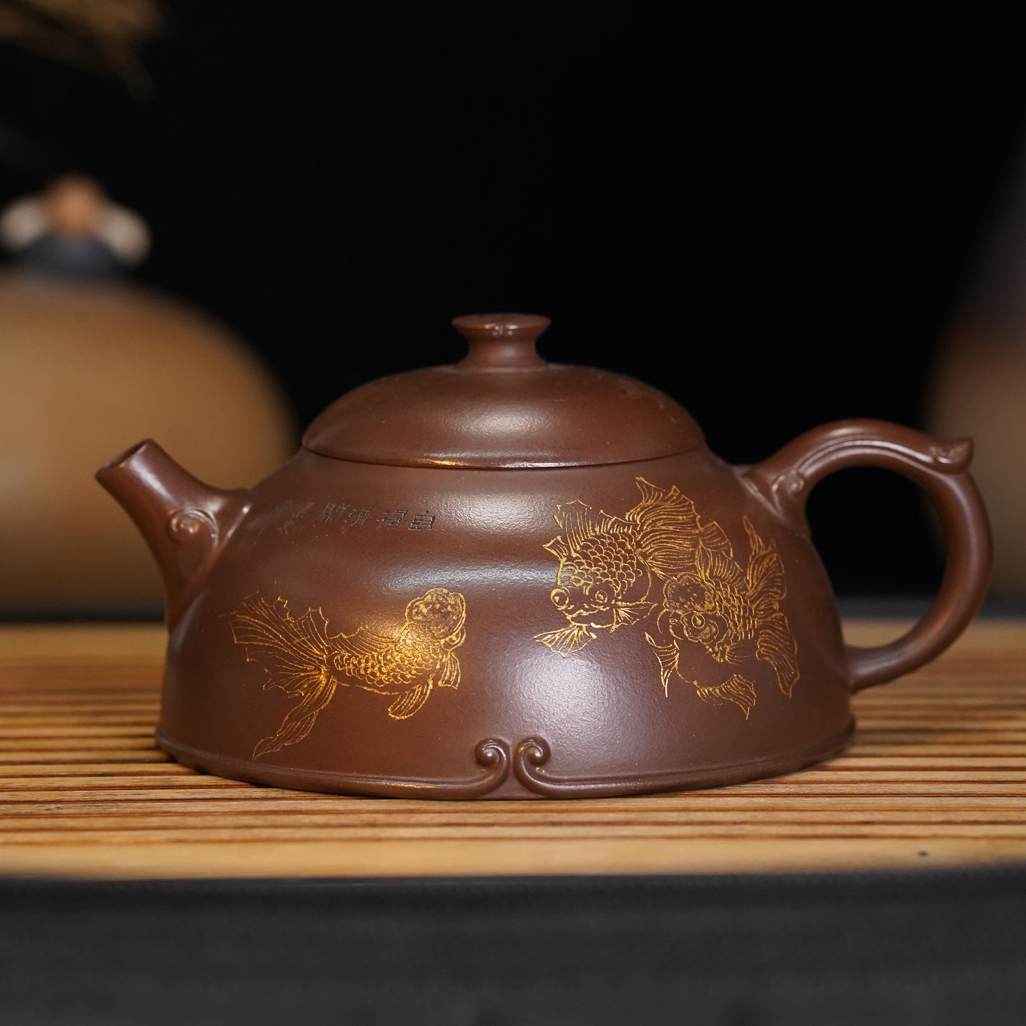 GSD-029  顾顺娣  宜兴手工紫砂   有余（三条金鱼）