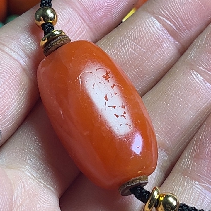 颈饰琉璃兰琉璃………….