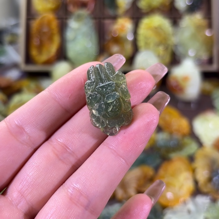 未镶嵌蛇纹石玉颈饰