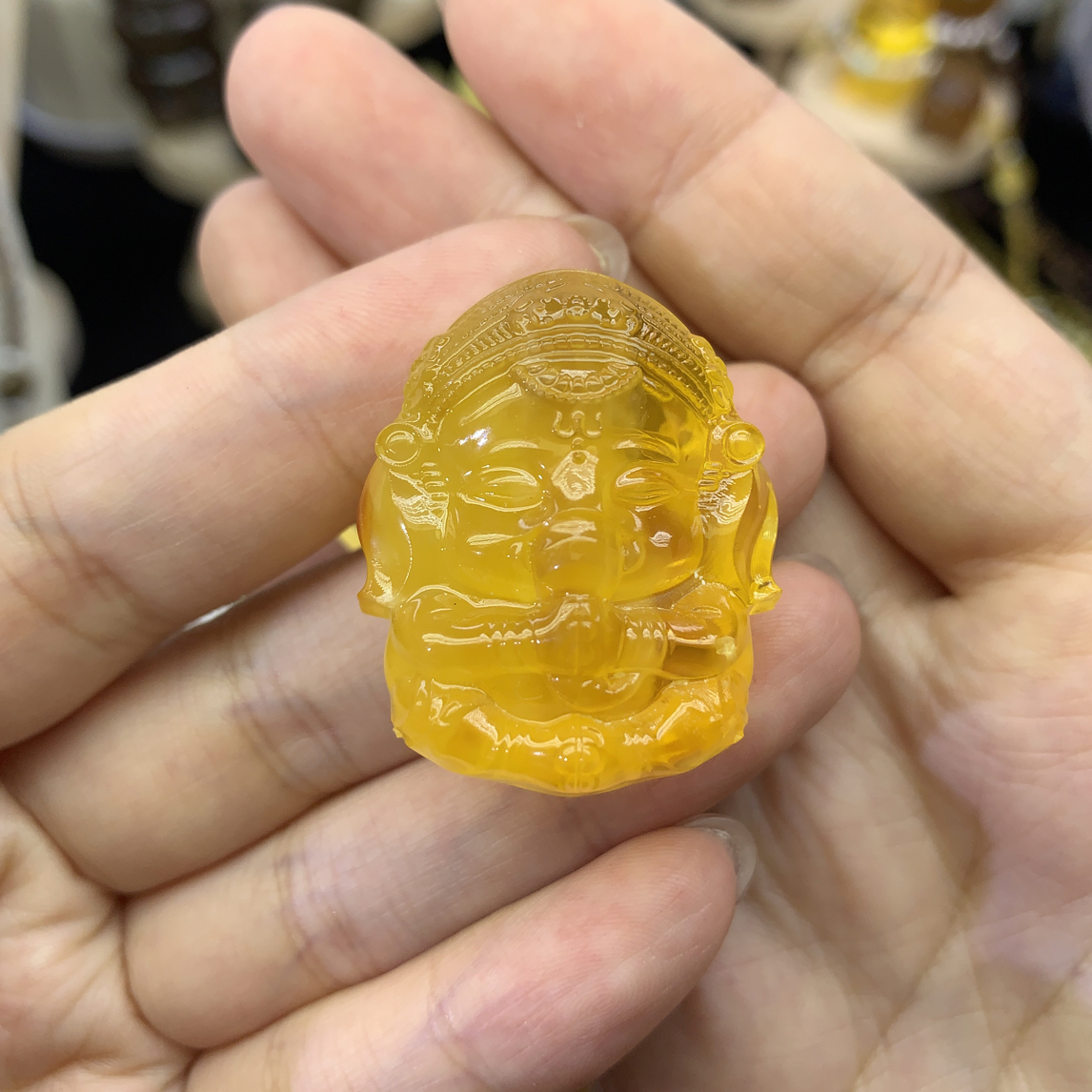 天然琥珀蜜蜡焦皮料象神10.6g