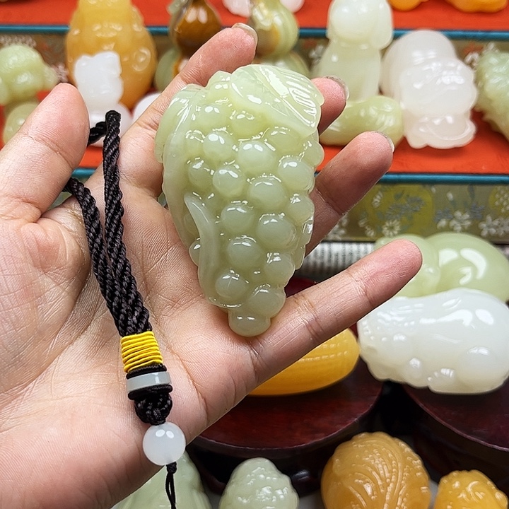 织****石材葡萄手把摆件