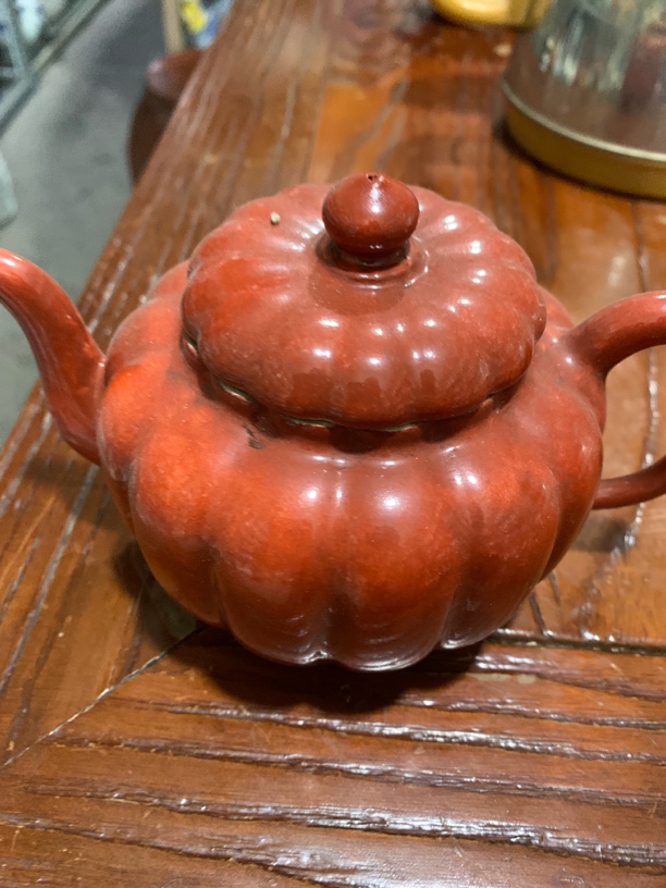 当代 辣椒红瓜棱型茶壶