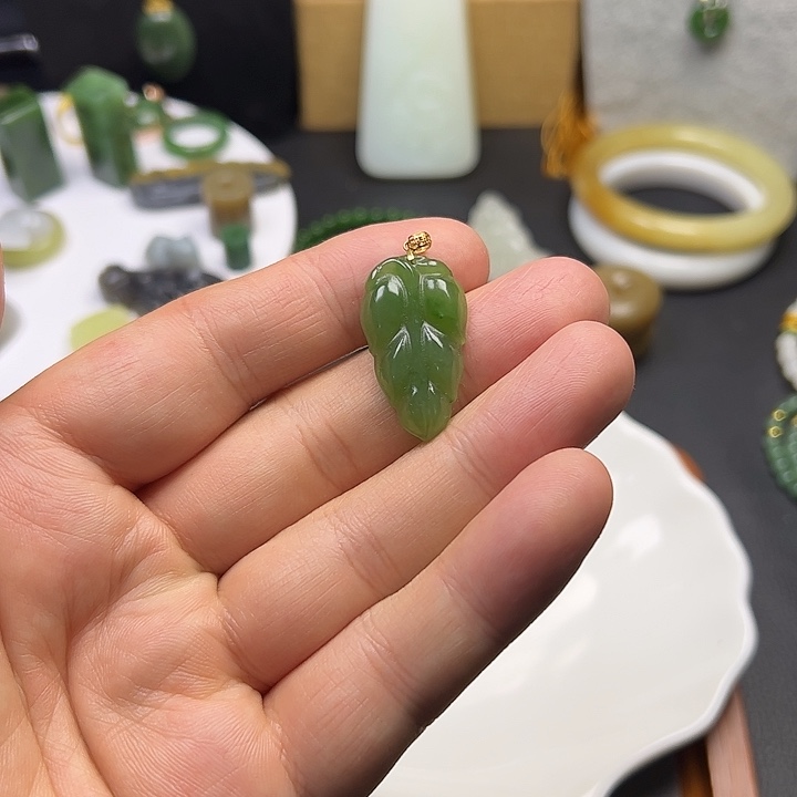 和田玉18K金镶嵌颈饰