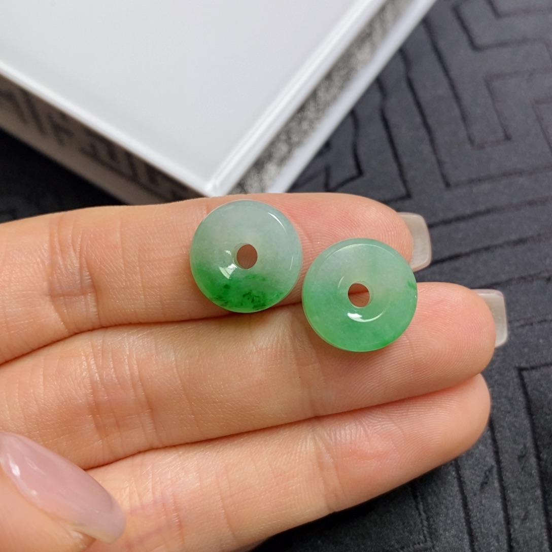 翡翠未镶嵌耳饰飘花路路通