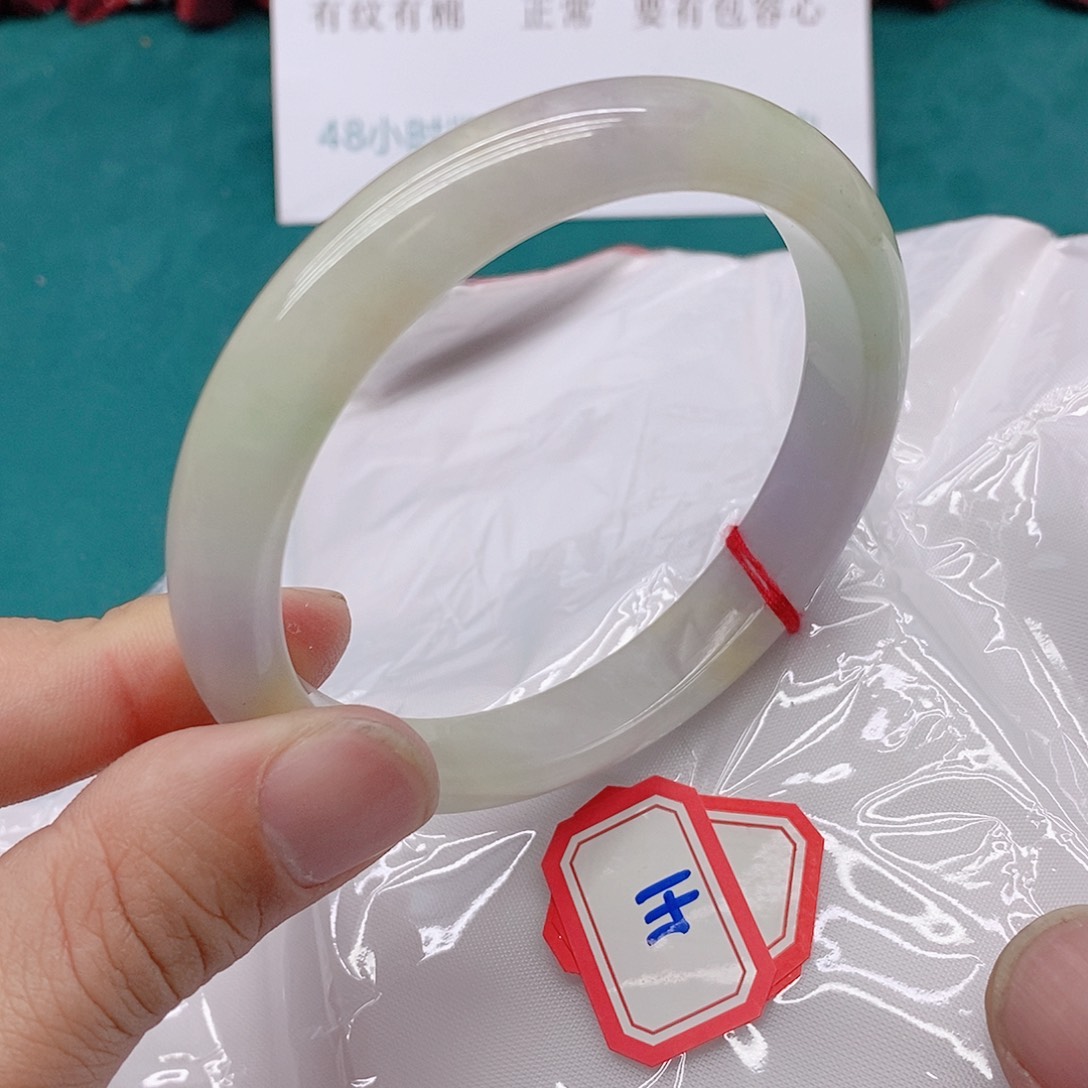 翡翠手镯未镶嵌嘟*飞4111111111111