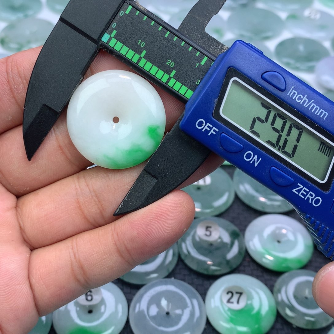 翡翠未镶嵌颈饰缅甸天然A货翡翠