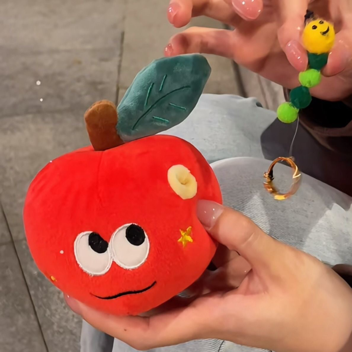 惊喜红苹果挂件毛绒玩具公仔摆件可爱玩偶钥匙扣送女生生日礼物