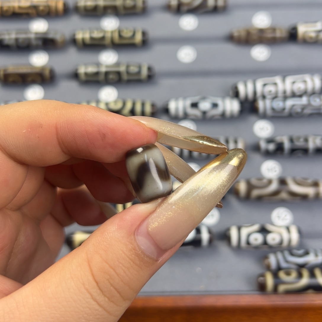 玛瑙/玉髓颈饰合金