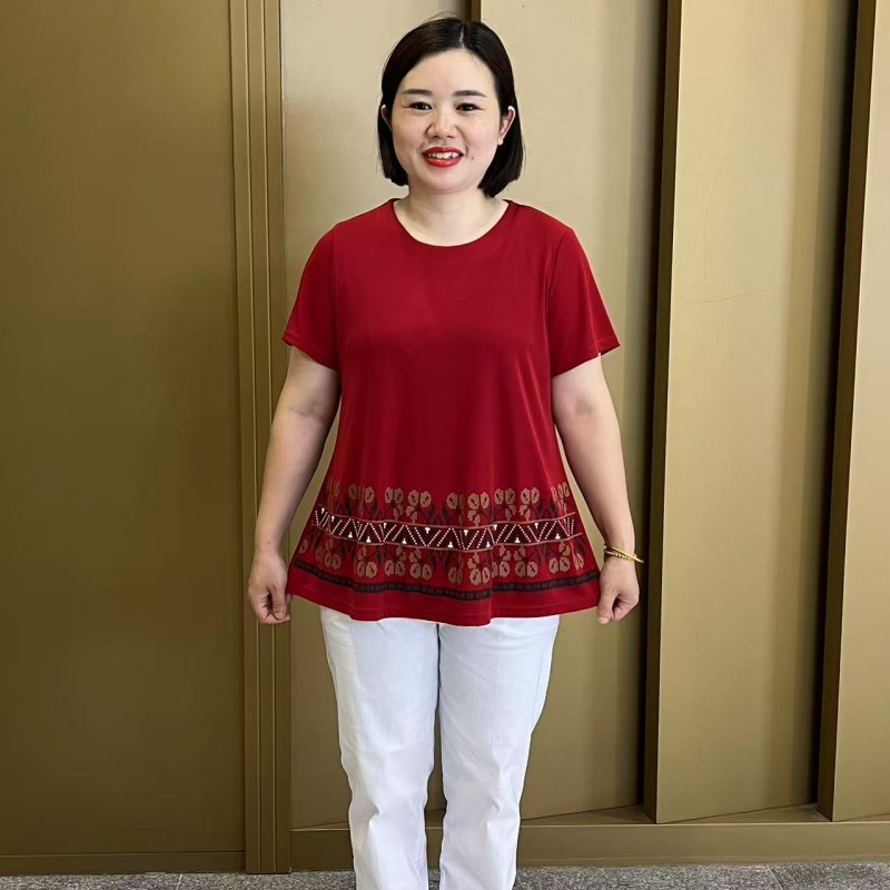 夏季短袖新款时尚圆领纯色定位花气质大码上衣