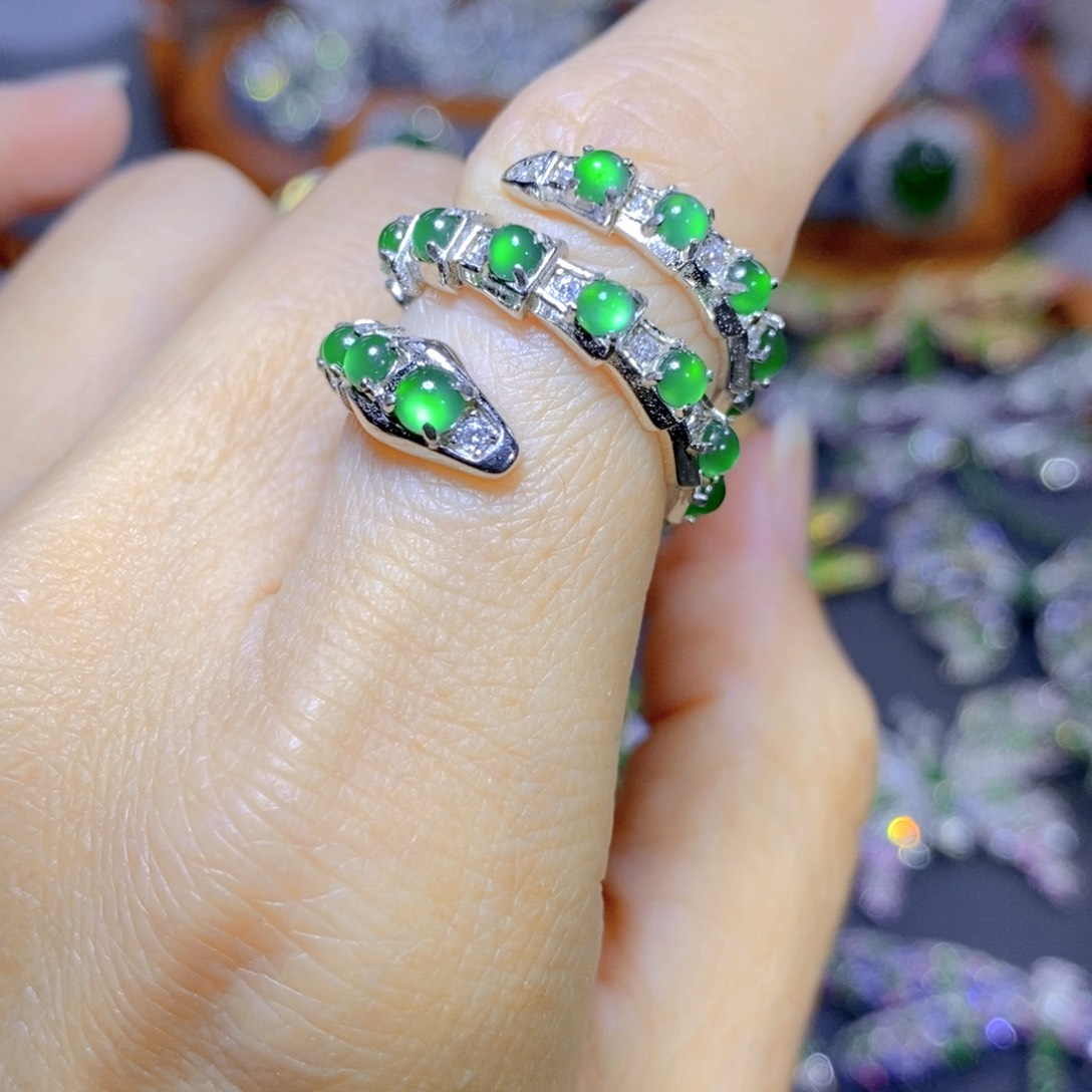 翡翠颈饰银S925镶嵌天然翡翠