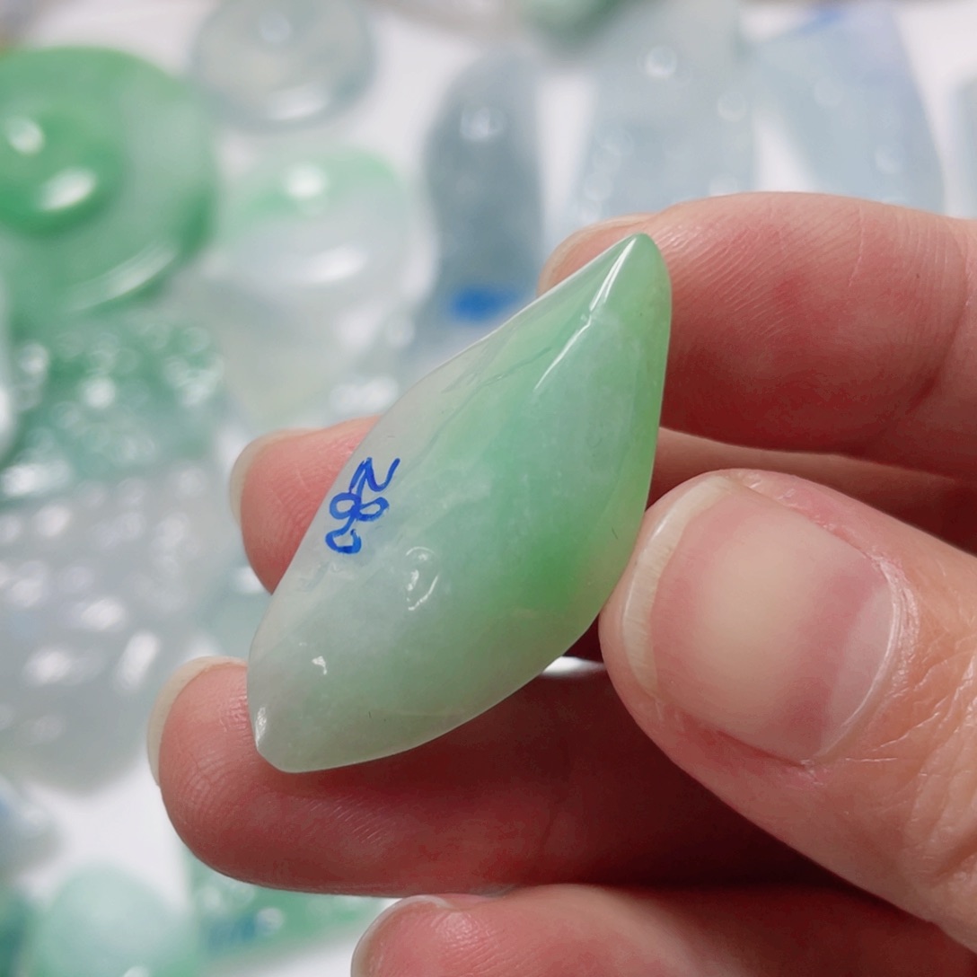 定制翡翠未镶嵌包工