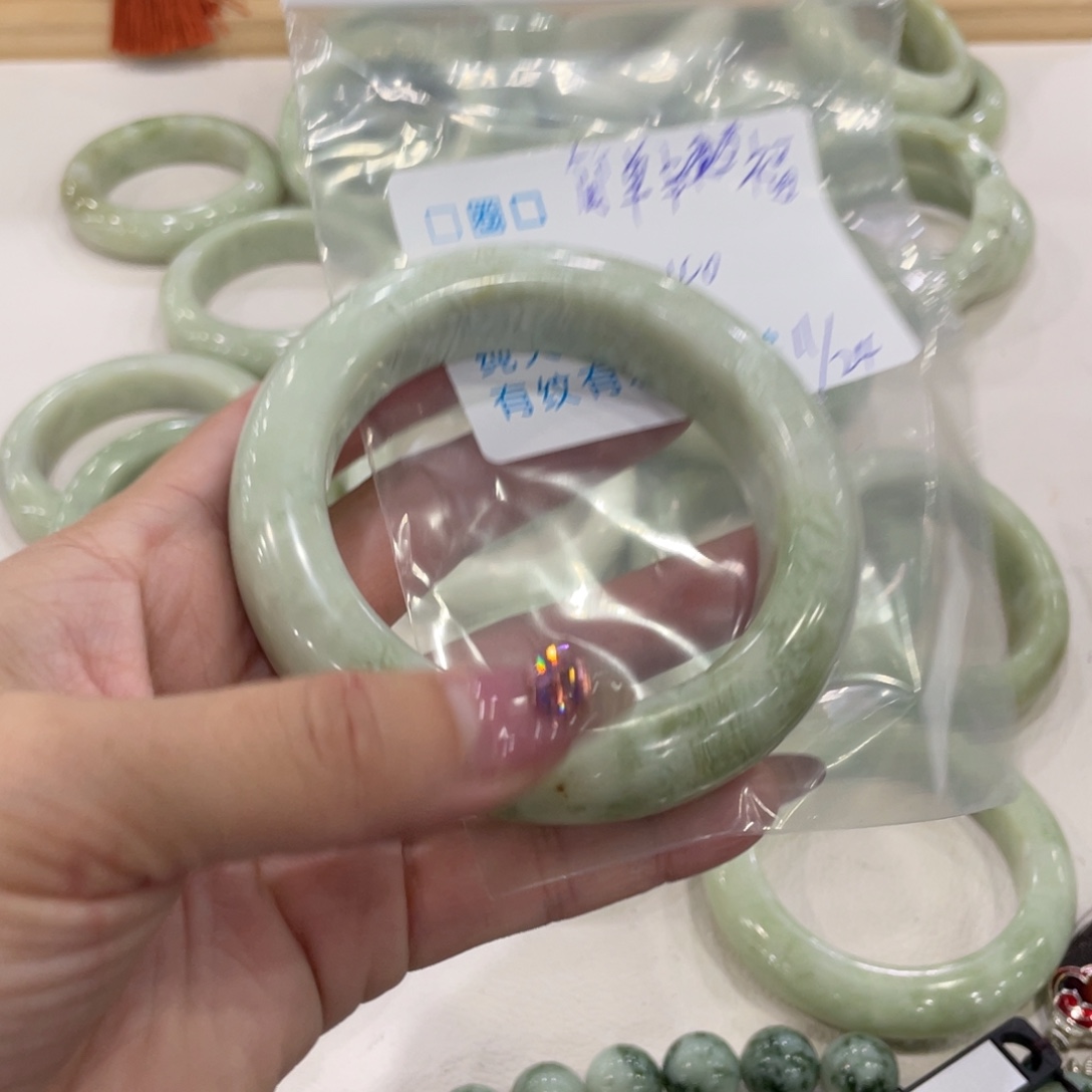 简***福蛇纹石玉未镶嵌手镯