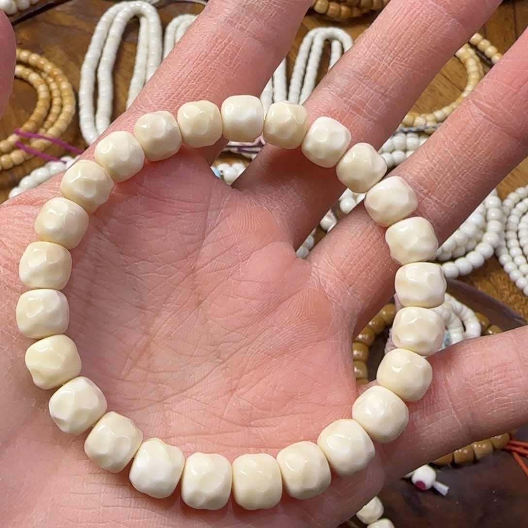 白玉菩提吊坠青*-9-8单圈➕镶嵌两颗 