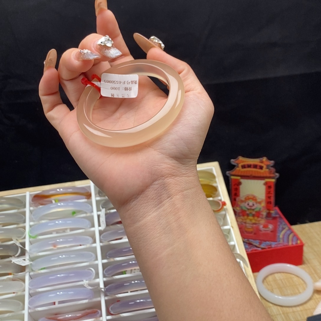 玛瑙/玉髓手镯未镶嵌