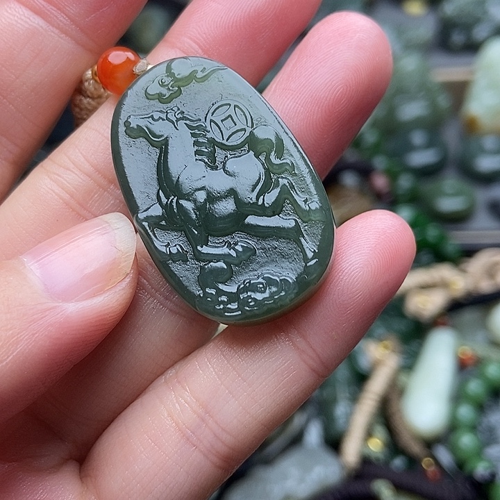 和田玉未镶嵌颈饰