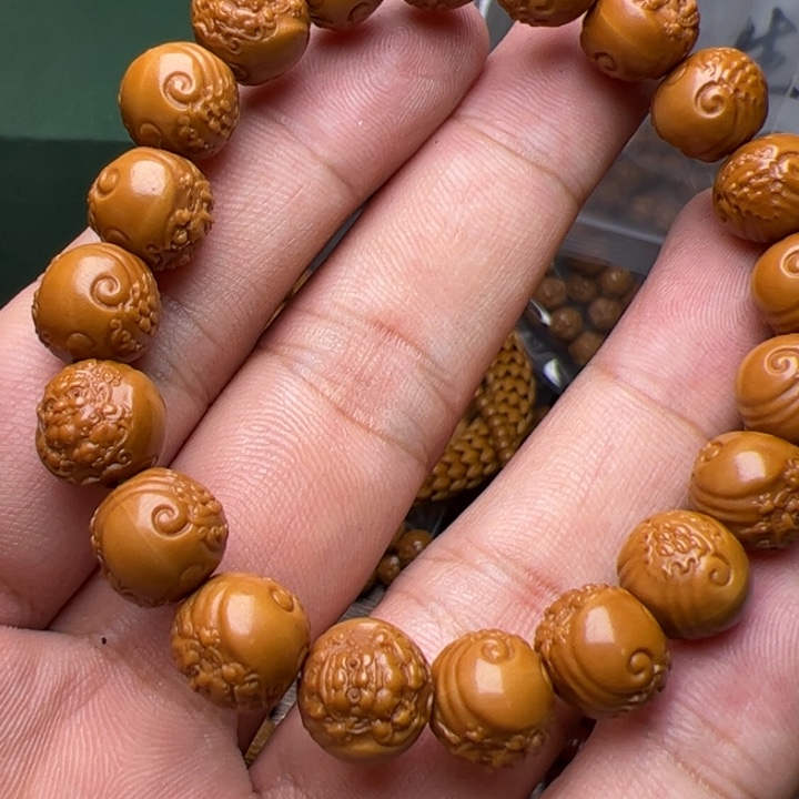 猴头核桃吊坠啦啦啦