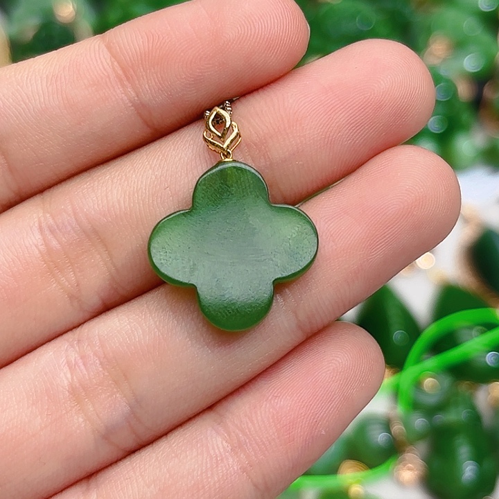 和田玉（碧玉）颈饰18K金镶嵌