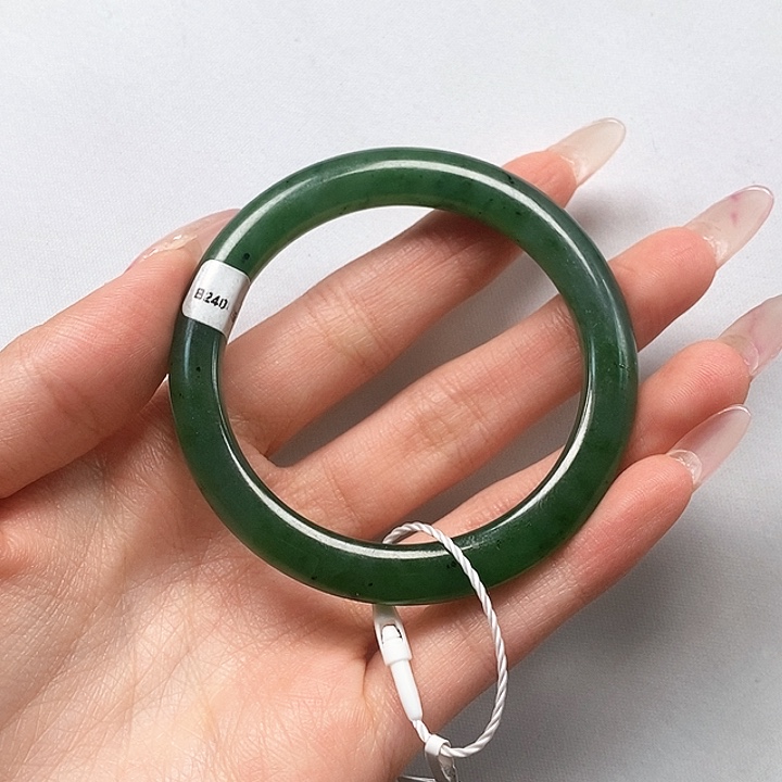 和田玉手镯未镶嵌小*臭