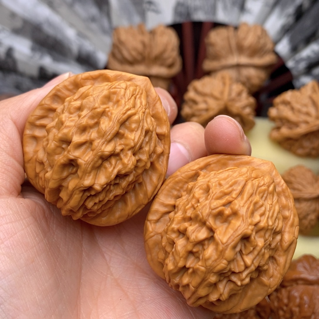 文玩核桃吊坠42大红袍