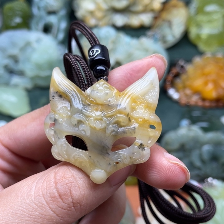 蛇纹石玉吊坠未镶嵌