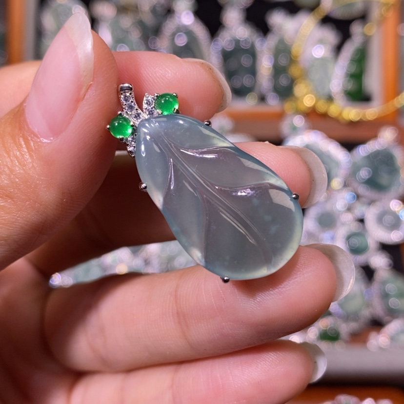 【闪购商品】翡翠未镶嵌颈饰天然