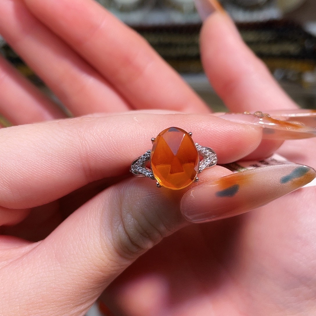 琥珀未镶嵌裸石抚顺琥珀戒指金珀